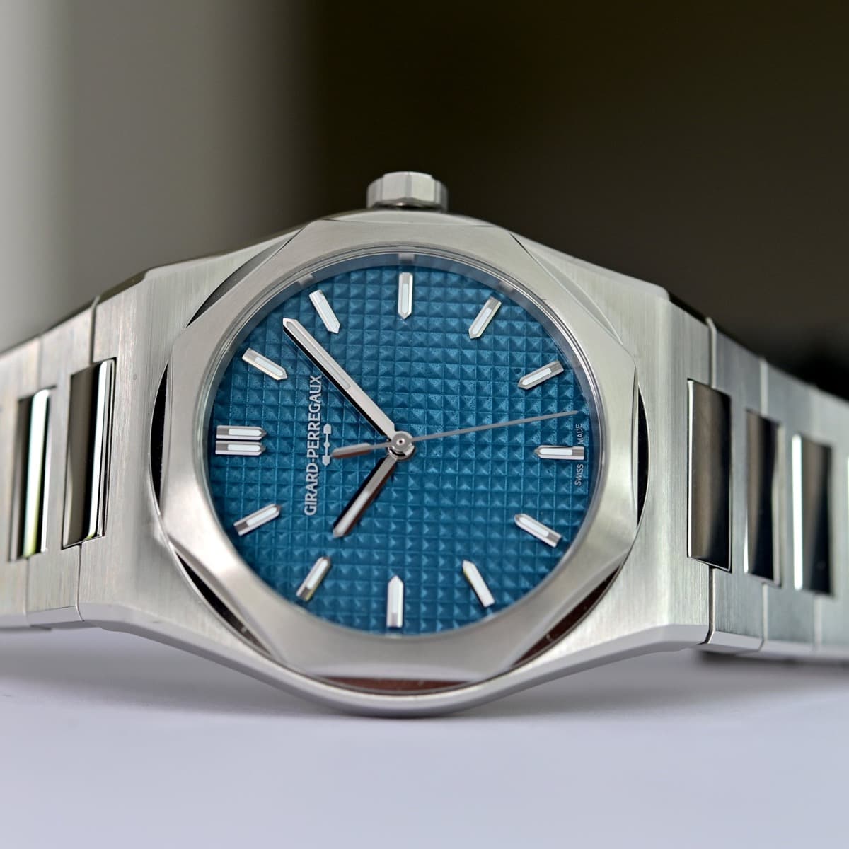 Girard-Perregaux Laureato